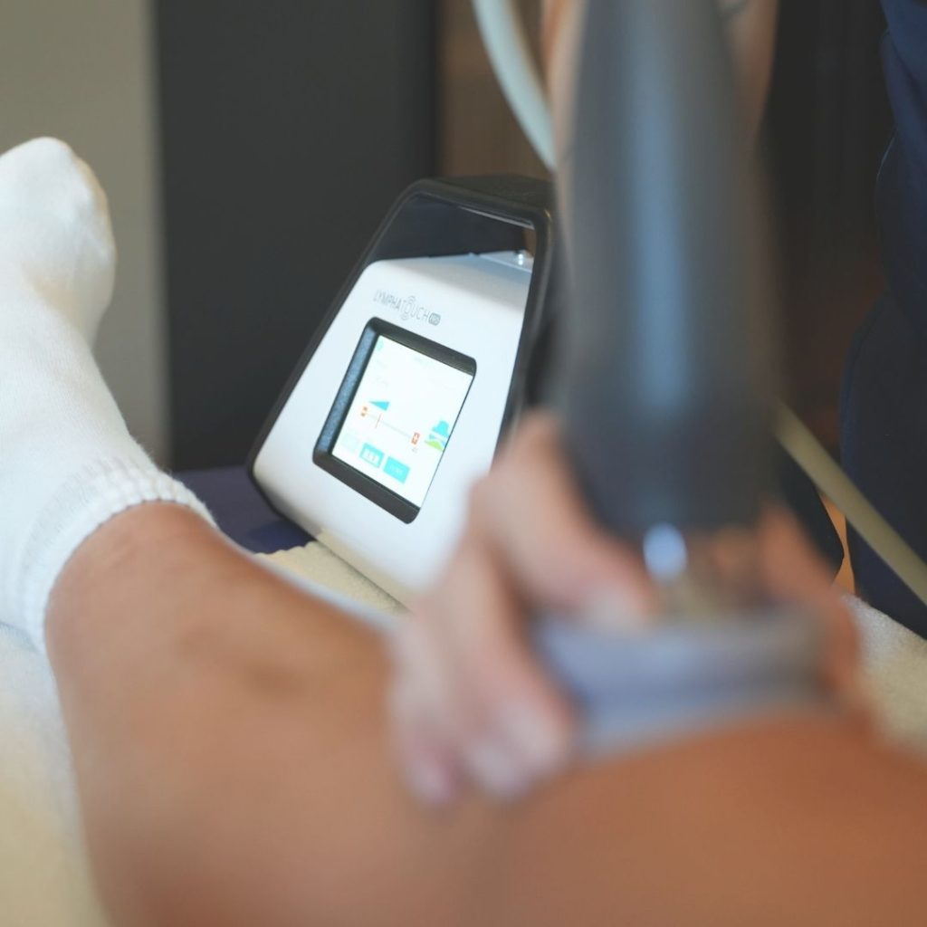 LymphaTouch Pro - dispozitiv pentru recuperare medicală și fizioterapie.